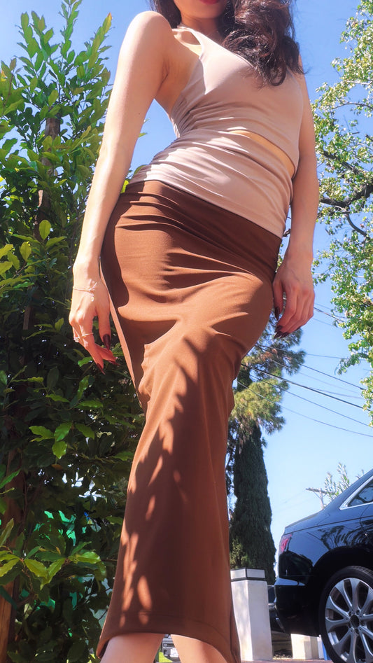 The Quiet Form Asymmetry Maxi – Cocoa