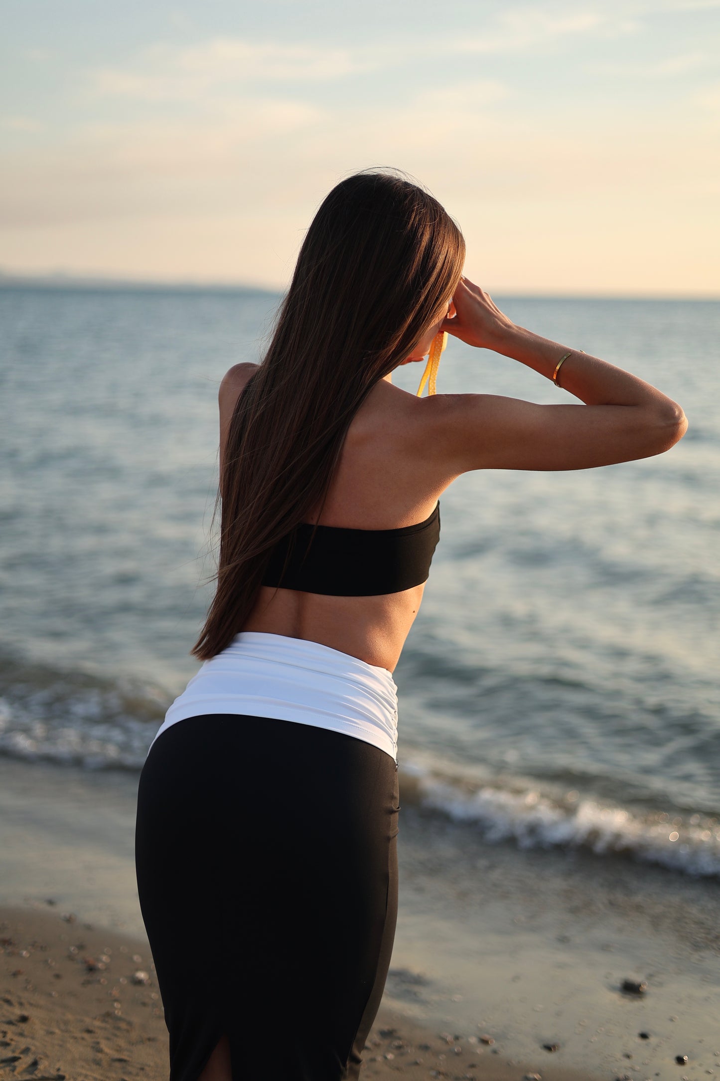 The Quiet Form Asymmetry Maxi – Black