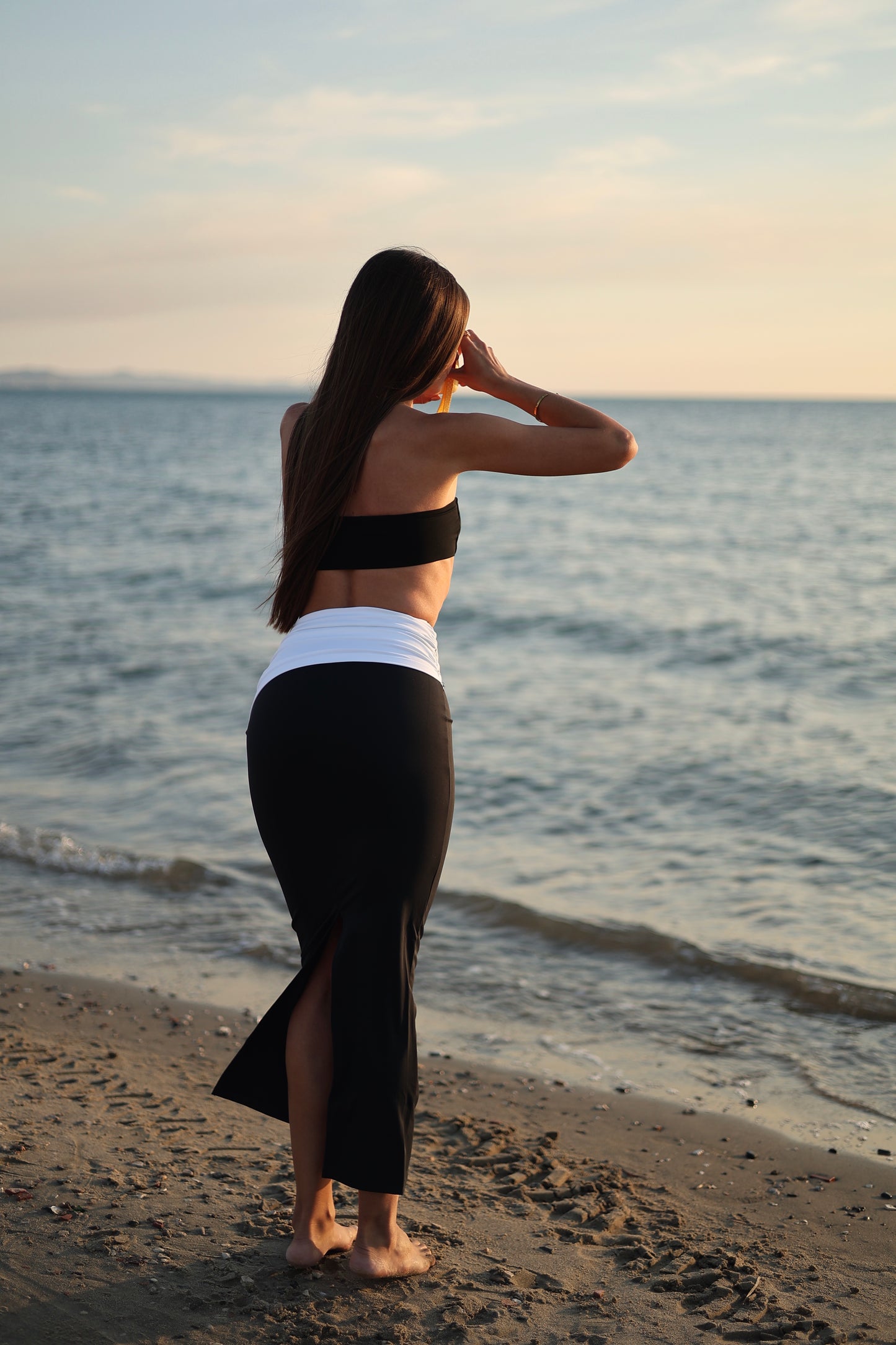 The Quiet Form Asymmetry Maxi – Black