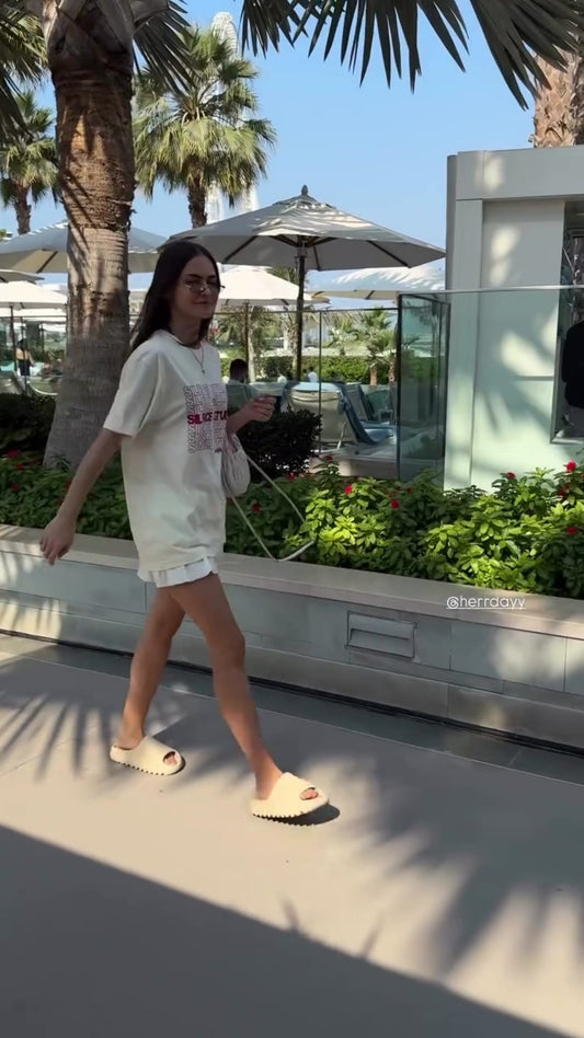 Graphic Tee Silence Studios - Cream